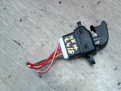 MAZDA 2 03.04-07.11 Ablakemelő kapcsoló pozíció független