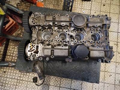 VOLVO V40 Hengerfej. benzines