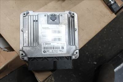 BMW X3 xDrive 20d F25 Motor vezérlő 0281018363