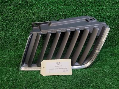 MITSUBISHI L 200 Hűtőrács MN142328