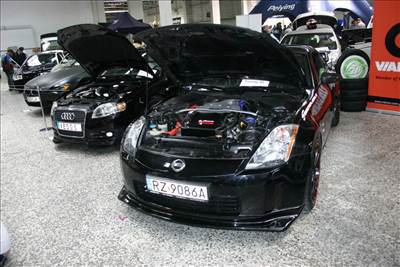 PU toldat első NISSAN 350Z