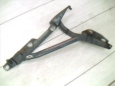 AUDI A6 94-97 Csomagtérajtó jobb ajtózsanér