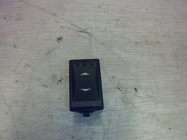 FORD MONDEO 01-07 Jobb hátsó ablakemelő kapcsoló 1. kép