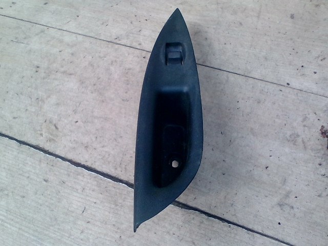 MAZDA 6 02-05 Jobb hátsó ablakemelő kapcsoló 1. kép