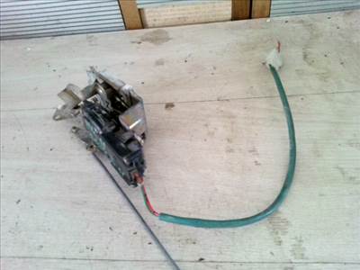 MAZDA DEMIO 98.08-00.05 Bal hátsó ajtó zárszerkezet központi záras