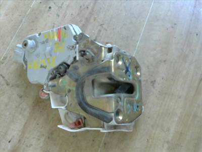 NISSAN PRIMERA P11 96.10-99.09 Bal hátsó ajtó zárszerkezet központi záras
