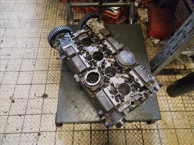 VOLVO V40 Hengerfej. benzines