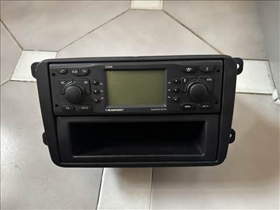 Volkswagen Touran I rádió navigációs fejegység 1k0035191a