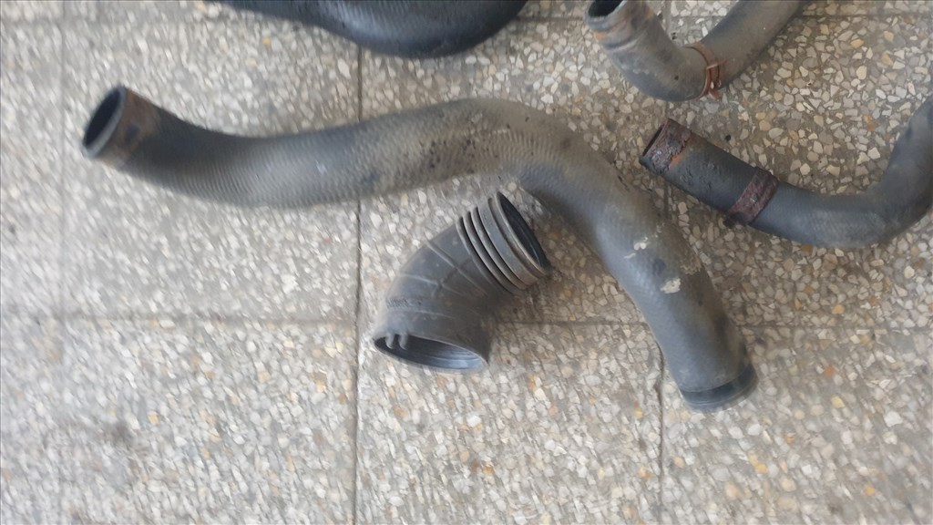 Honda Accord 8Gen vízcső , coolercső  2. kép