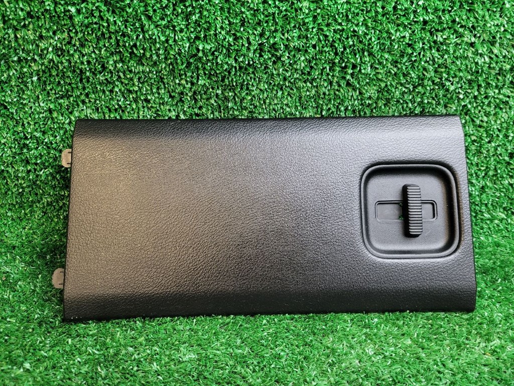 SUZUKI S-CROSS Jobb hátsó Tároló Rekesz Fedél 7631161M0 7631061m00 6. kép