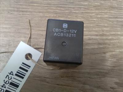 INFINITI G37 Cabrio Relé