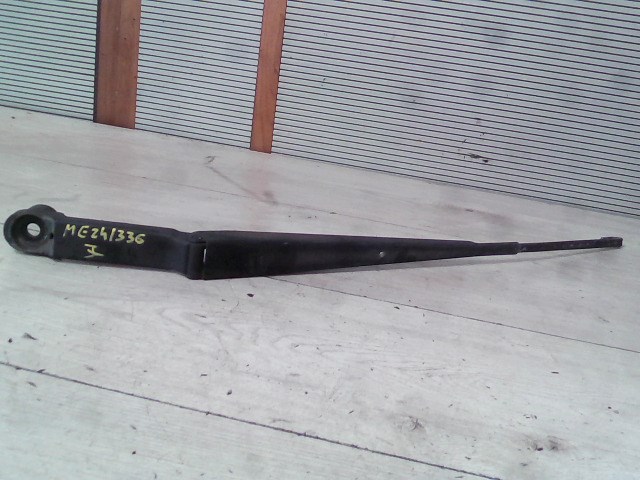 MAZDA MPV 99-05 Ablaktörlő kar jobb első 1. kép