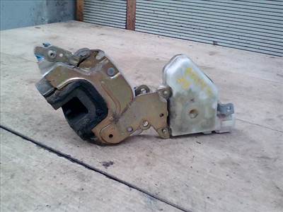 NISSAN ALMERA 00-03 Bal első ajtó zárszerkezet központi záras