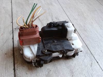 PEUGEOT 607 Jobb első ajtó zárszerkezet központizáras