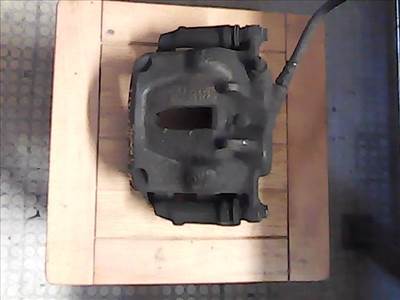 RENAULT TRAFIC 01.09-06.07 Jobb első féknyereg munkahengerrel