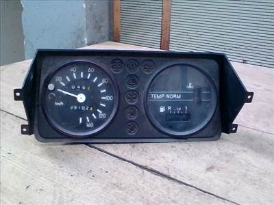 TRABANT 1,1 Kilóméteróra