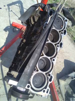 VOLVO S70 Motor. benzin fűzött blokk hengerfej nélkül