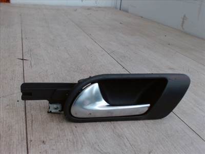 VOLKSWAGEN Jetta 2005.05 - 2010.12 Bal hátsó belső kilincs