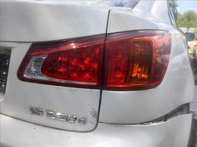 Lexus IS 220d face lift jobb hátsó, belső lámpa 
