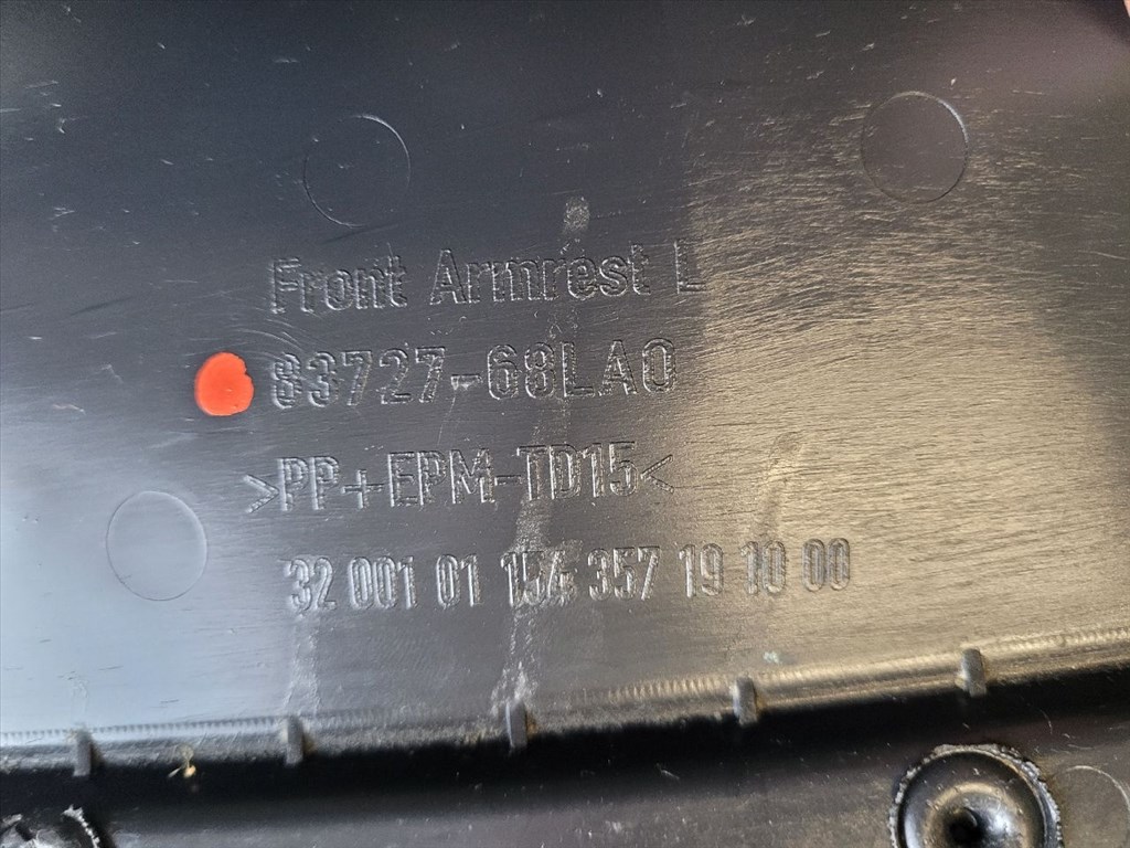 SUZUKI SWIFT IV Bal első Ajtó Kárpit 8372768LA0 8372368l0 3. kép