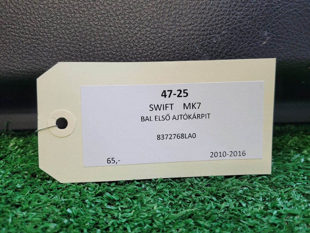 SUZUKI SWIFT IV Bal első Ajtó Kárpit 8372768LA0 8372368l0 7. kép