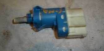 FORD C-MAX 03.06-07.03 Féklámpa pedál kapcsoló