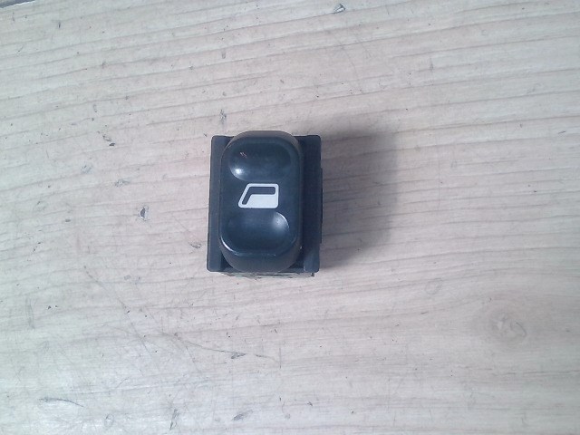 PEUGEOT 406 Bal hátsó ablakemelő kapcsoló 1. kép