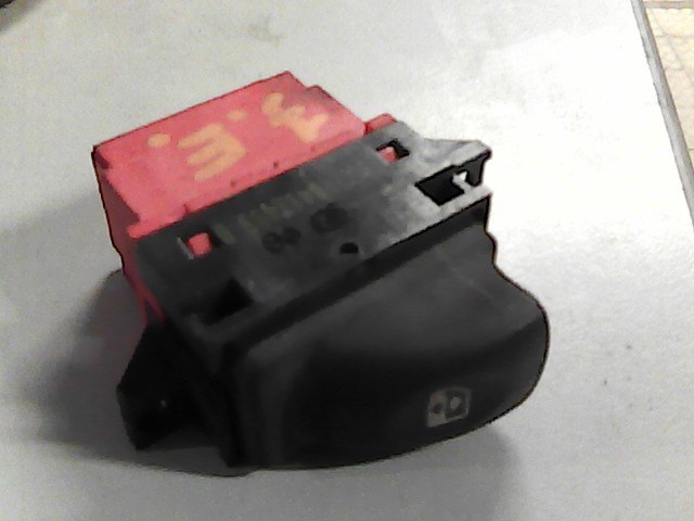 RENAULT LAGUNA 98- Jobb első ablakemelő kapcsoló 1. kép