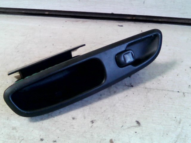 VOLVO S60 Jobb hátsó ablakemelő kapcsoló 1. kép