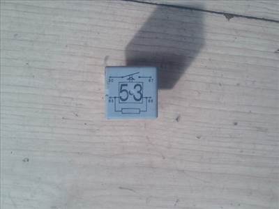 VOLKSWAGEN GOLF IV. Relé