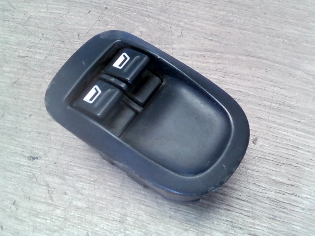 PEUGEOT 306 97-02 Bal első ablakemelő kapcsoló 1. kép