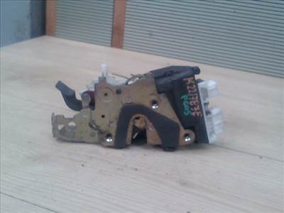 PEUGEOT 605 Jobb első ajtó zárszerkezet központizáras