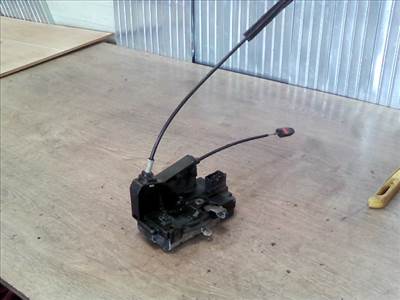 RENAULT CLIO 96-98 Bal első ajtó zárszerkezet központi záras