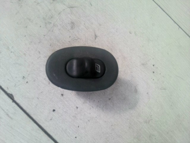 SAAB 900 Bal hátsó ablakemelő kapcsoló 1. kép