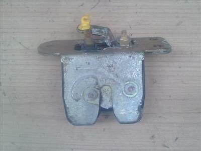 VOLVO V40 Csomagtér ajtó zárszerkezet