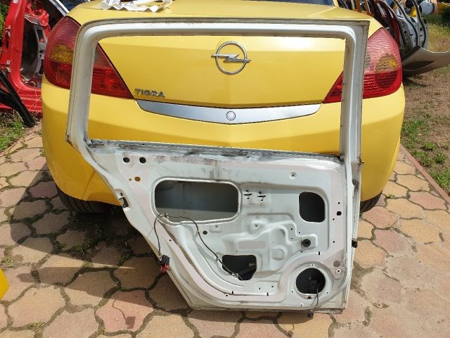 Opel Astra H KOMBI Bal hátsó ajtó  2. kép