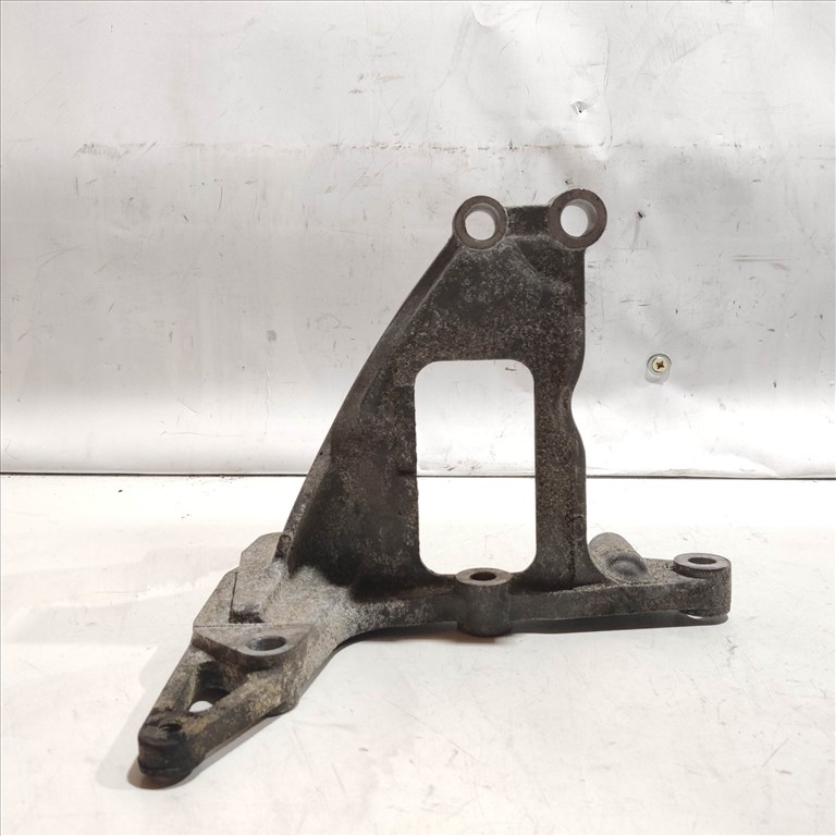 Alfa Romeo 159, Brera, Spider 3,2 v6 klímakompresszor tartóbak 55192825 2. kép