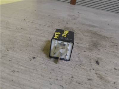 SEAT LEON 99- Üzemanyag szivattyú relé