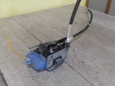 AUDI A4 94-98 Bal hátsó ajtó zárszerkezet központi záras