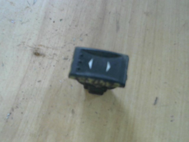 FORD MONDEO 01-07 Jobb első ablakemelő kapcsoló 1. kép