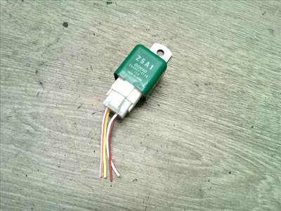 MAZDA 323F 98-04 Üzemanyag szivattyú relé