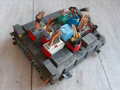 PEUGEOT 607 Biztosítéktábla BCM BSI BSM SAM GEM modul 