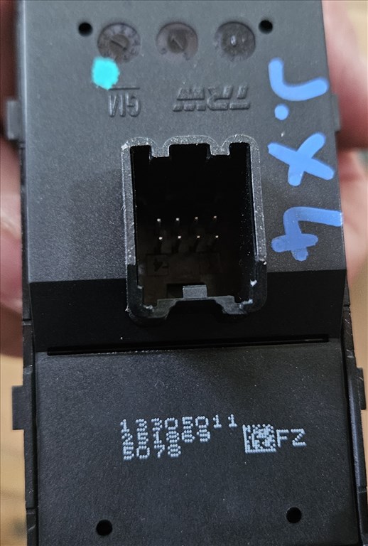 Opel Astra J Ablakemelő kapcsolók 13305011 3. kép