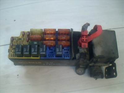 CHRYSLER STRATUS Biztosítéktábla BCM BSI BSM SAM GEM modul Motortér