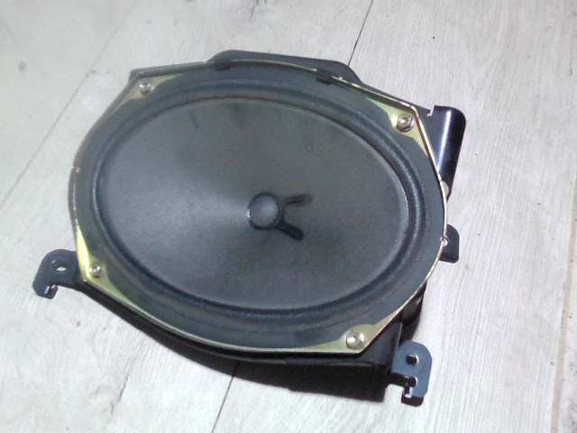 MAZDA MPV 99-05 Bal hátsó hangszóró 1. kép