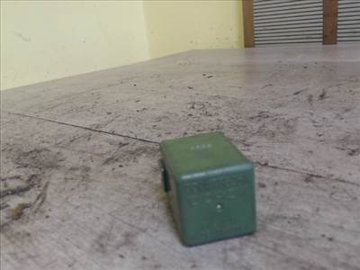 OPEL VECTRA B 96-99 Relé