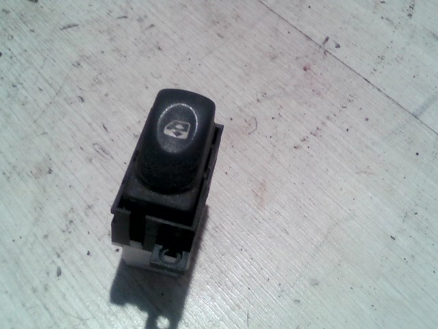 RENAULT LAGUNA 98- Jobb első ablakemelő kapcsoló 1. kép