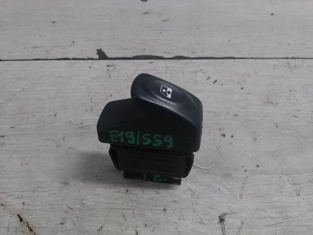 RENAULT MEGANE SCENIC 97-99 Jobb első ablakemelő kapcsoló 1. kép