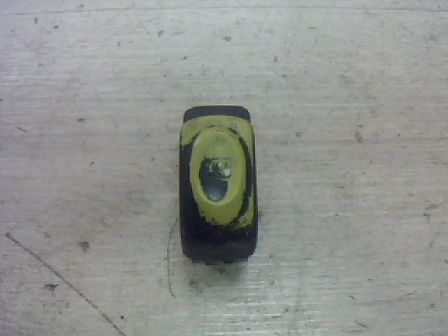 RENAULT TWINGO 98-07 Jobb első ablakemelő kapcsoló 1. kép