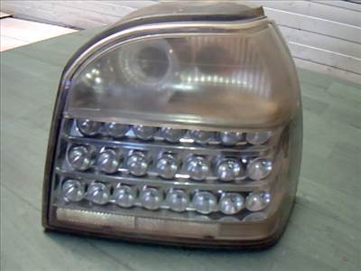VOLKSWAGEN GOLF III. 94- Jobb hátsó lámpa